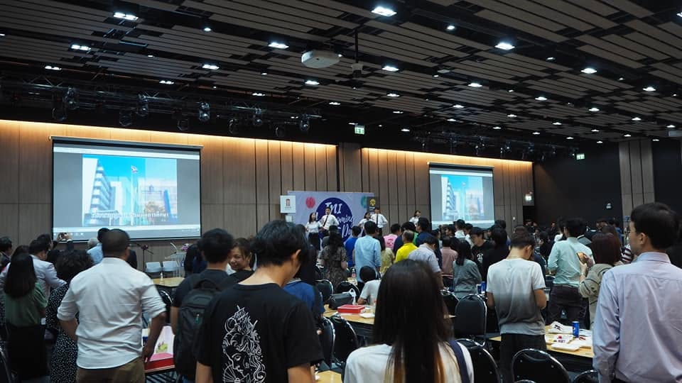 บรรยากาศพบปะและเวทีของชุมชน