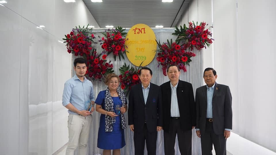 บรรยากาศพบปะและเวทีของชุมชน