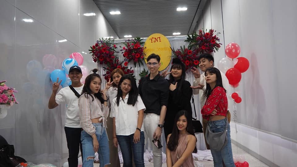 บรรยากาศพบปะและเวทีของชุมชน