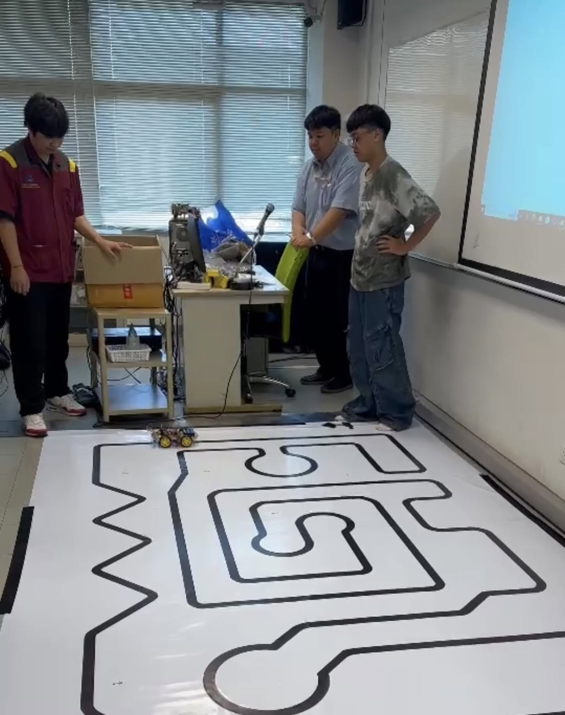 การเรียนรู้เทคโนโลยีและการลงมือทดลองร่วมกัน