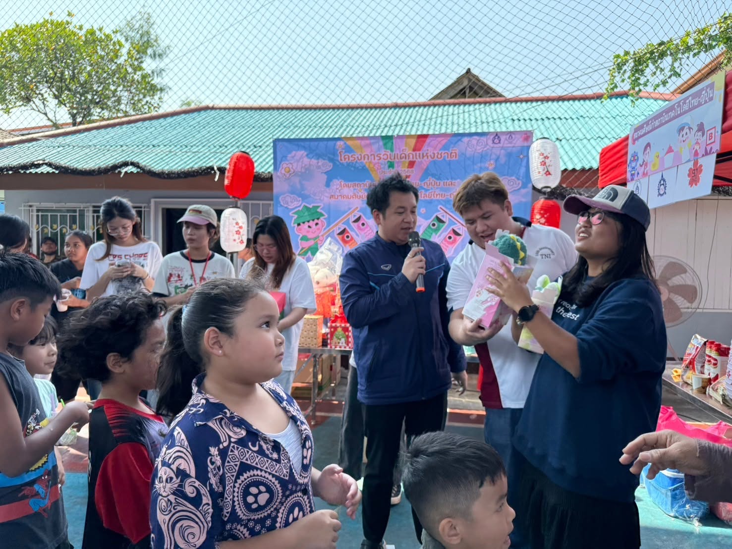 บรรยากาศกิจกรรมร่วมกับชุมชนและเยาวชน