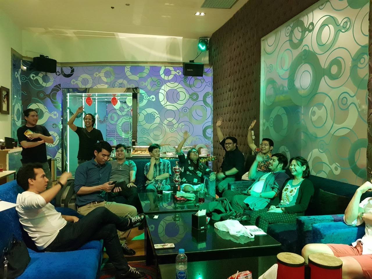 บรรยากาศพบปะและกิจกรรมโบว์ลิงใน Reunion 2019