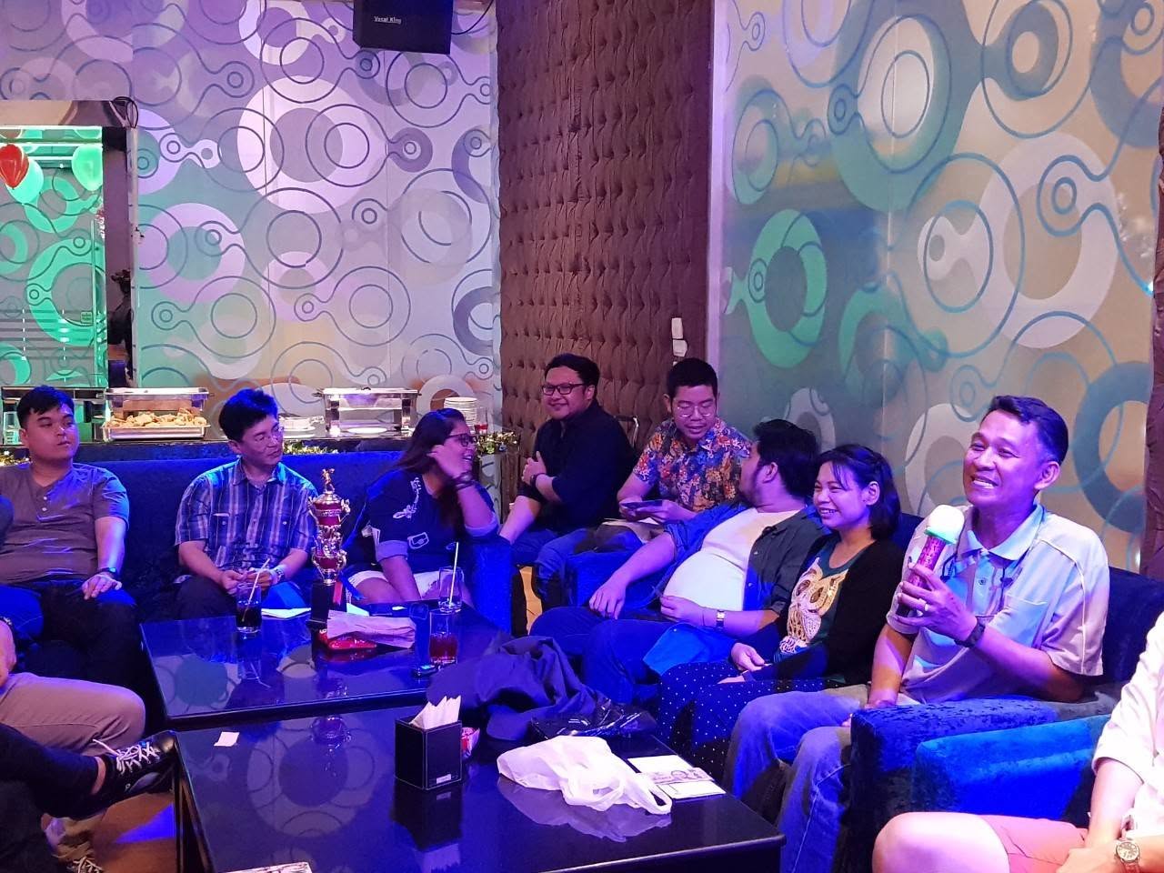 บรรยากาศพบปะและกิจกรรมโบว์ลิงใน Reunion 2019