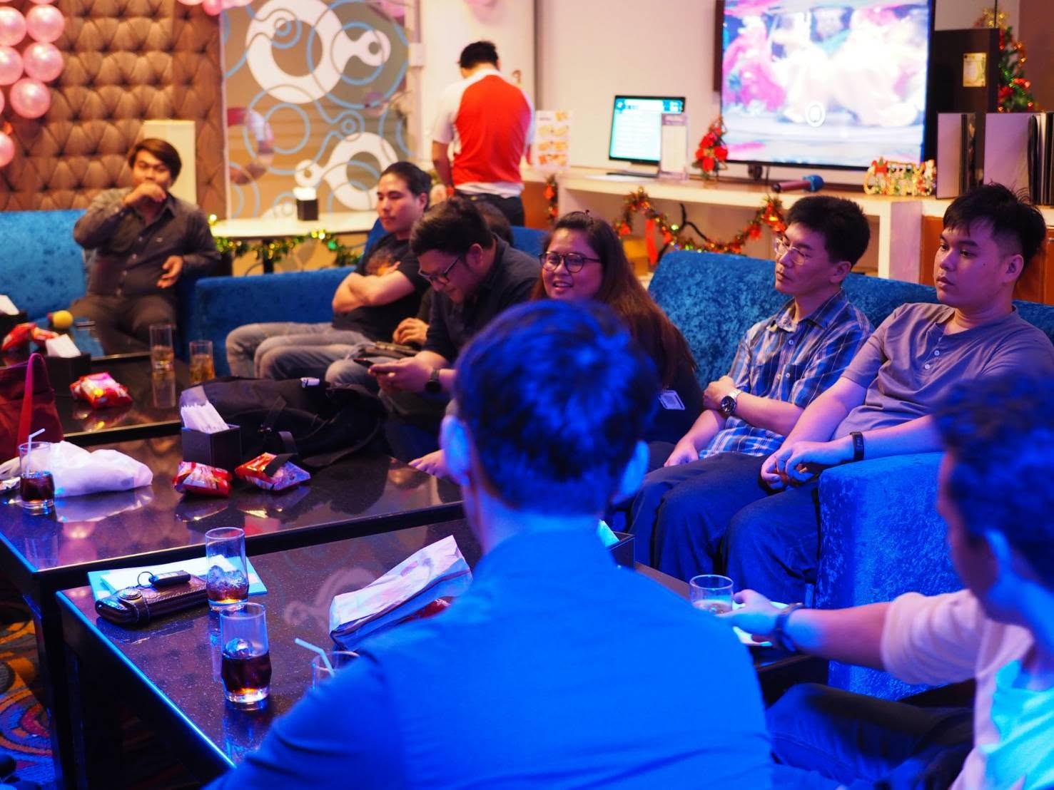 บรรยากาศพบปะและกิจกรรมโบว์ลิงใน Reunion 2019