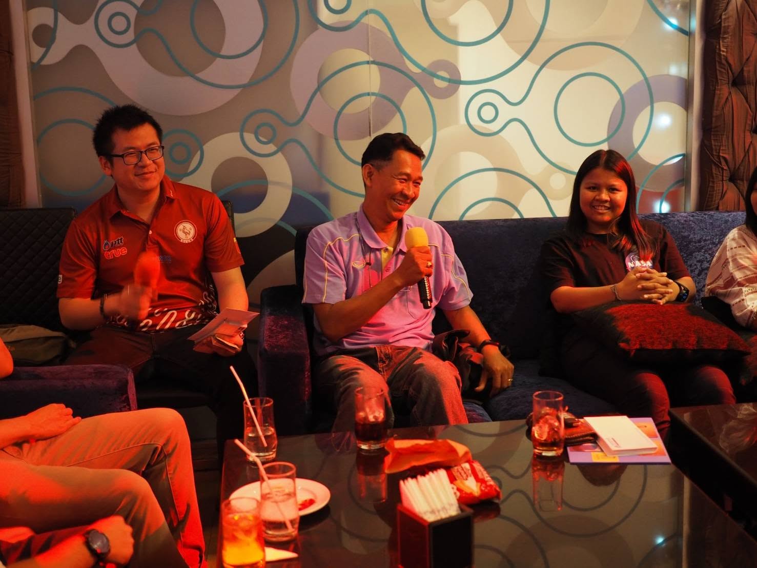 บรรยากาศพบปะและกิจกรรมโบว์ลิงใน Reunion 2019
